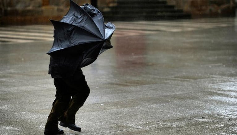 Alerta por vientos fuertes y abundante lluvia en Córdoba
