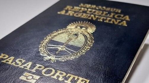 Alertan que el Renaper emitió miles de pasaportes defectuosos.