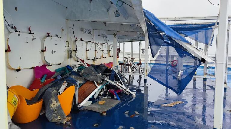 Algunas zonas de la nave sufrieron destrozos.