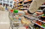 Alimentos y bebidas subieron casi un 6%