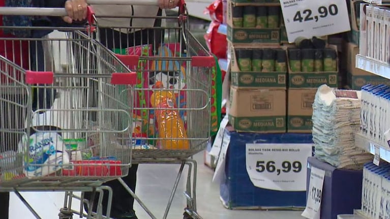 Alimentos y bebidas, uno de los rubros que más subió.