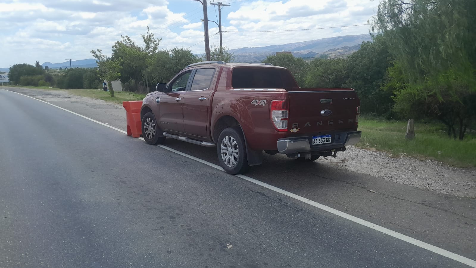 Altas Cumbres: la Policía detuvo a dos personas que llevaban una pistola cargada e intentaron huir