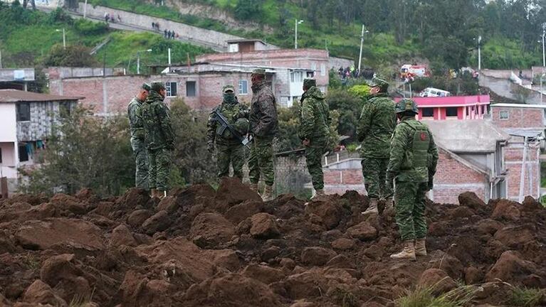 Alud en Ecuador: al menos 16 muertos, desaparecidos y un pueblo bajo tierra