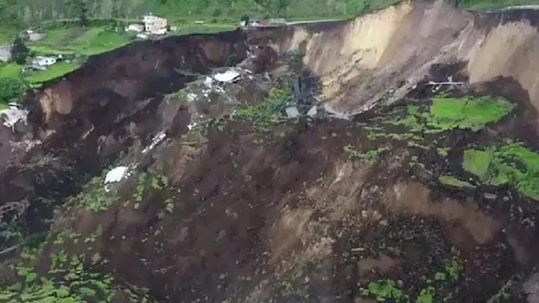 Alud en Ecuador: al menos 16 muertos, desaparecidos y un pueblo bajo tierra