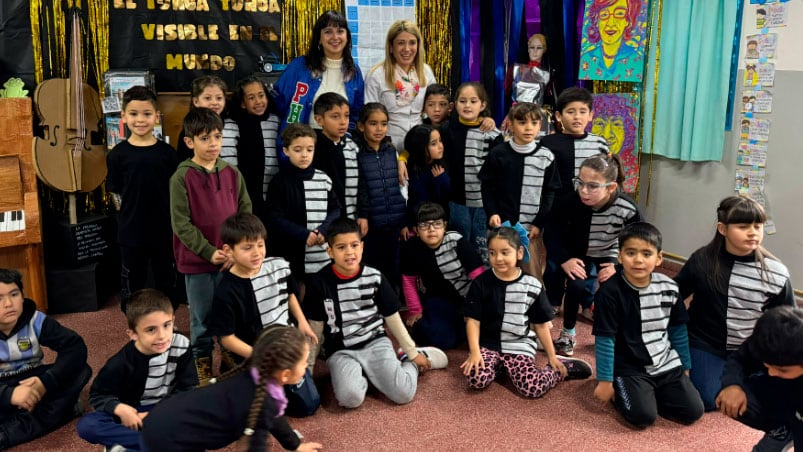 Alumnos de la escuela Santiago del Castillo.