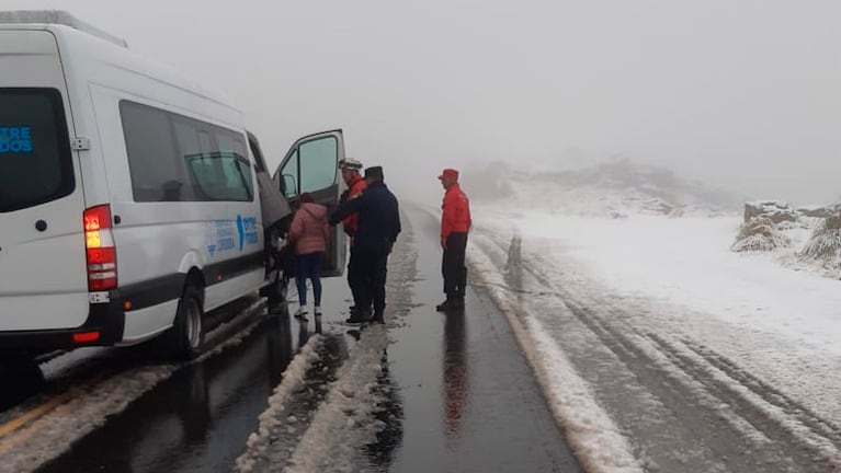 Alumnos de una escuela fueron rescatados en las Altas Cumbres.