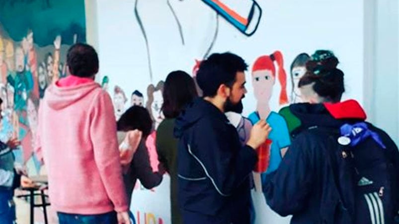 Alumnos realizaron el mural en medio del paro.