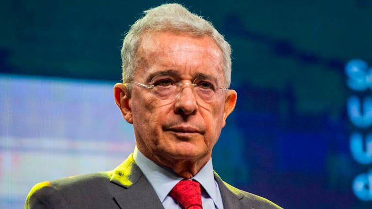 Álvaro Uribe fue condenado a prisión.