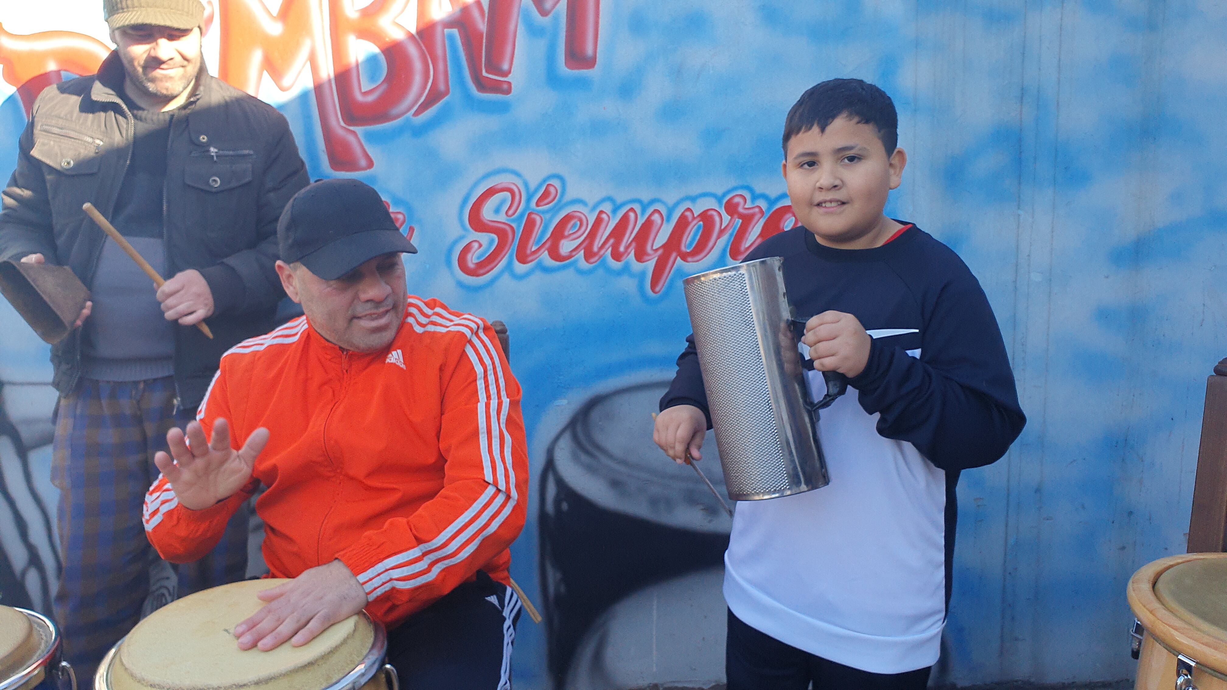 Amigos y alumnos del percusionista lo recordaron haciendo música. Foto: ElDoce/Dahy Terradas.