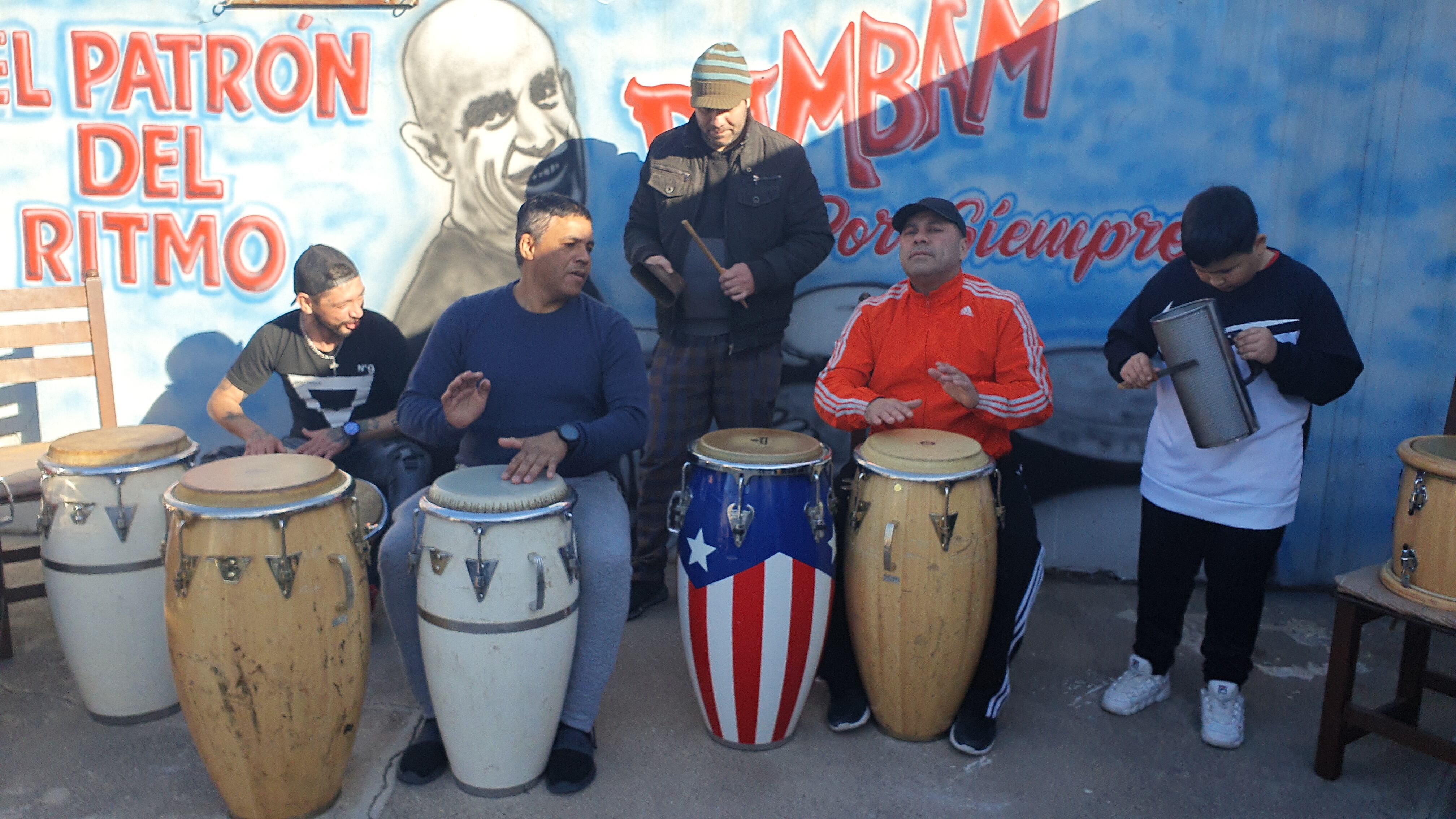 Amigos y alumnos del percusionista lo recordaron haciendo música. Foto: ElDoce/Dahy Terradas.