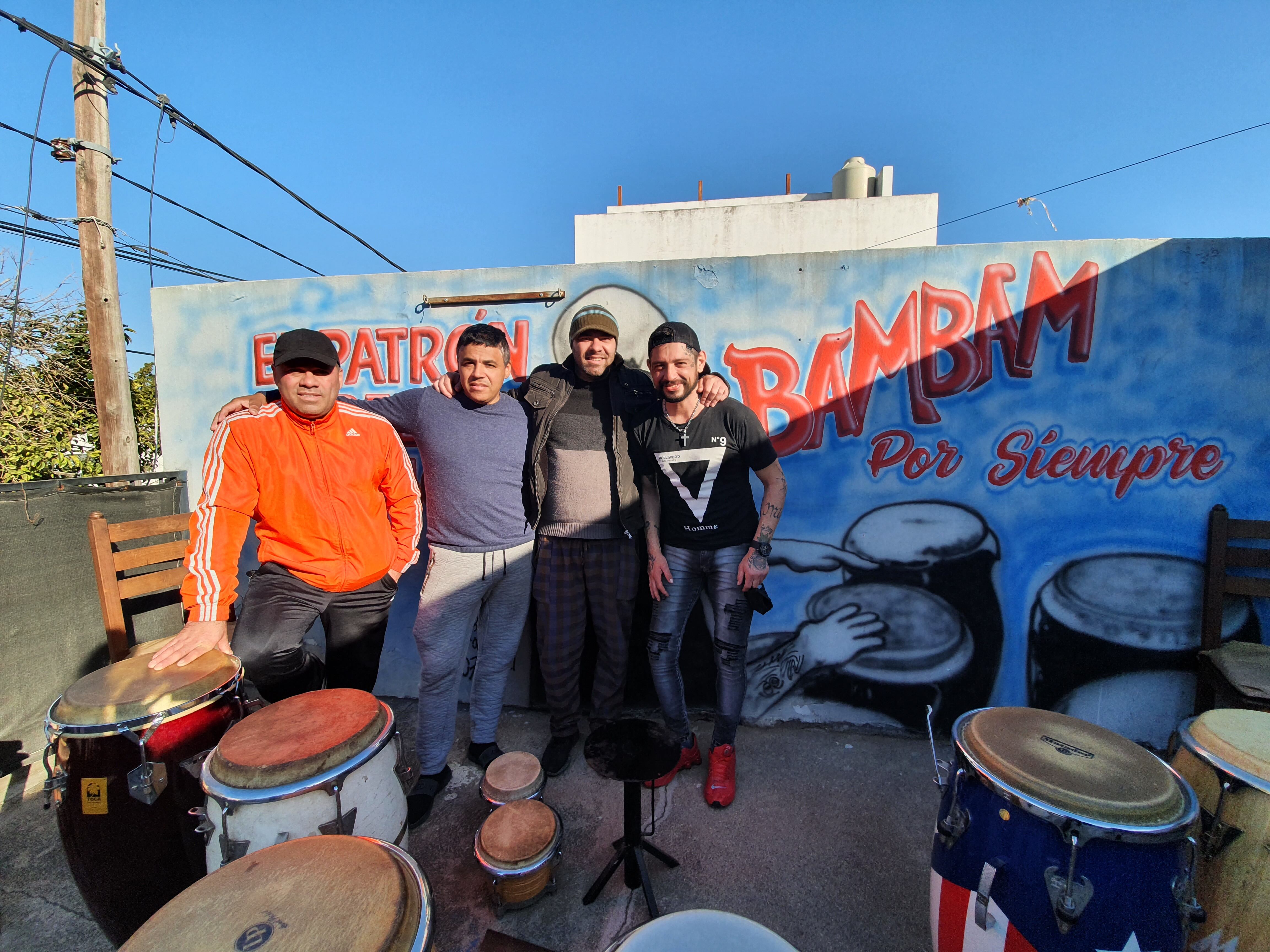 Amigos y alumnos del percusionista lo recordaron haciendo música. Foto: ElDoce/Dahy Terradas.