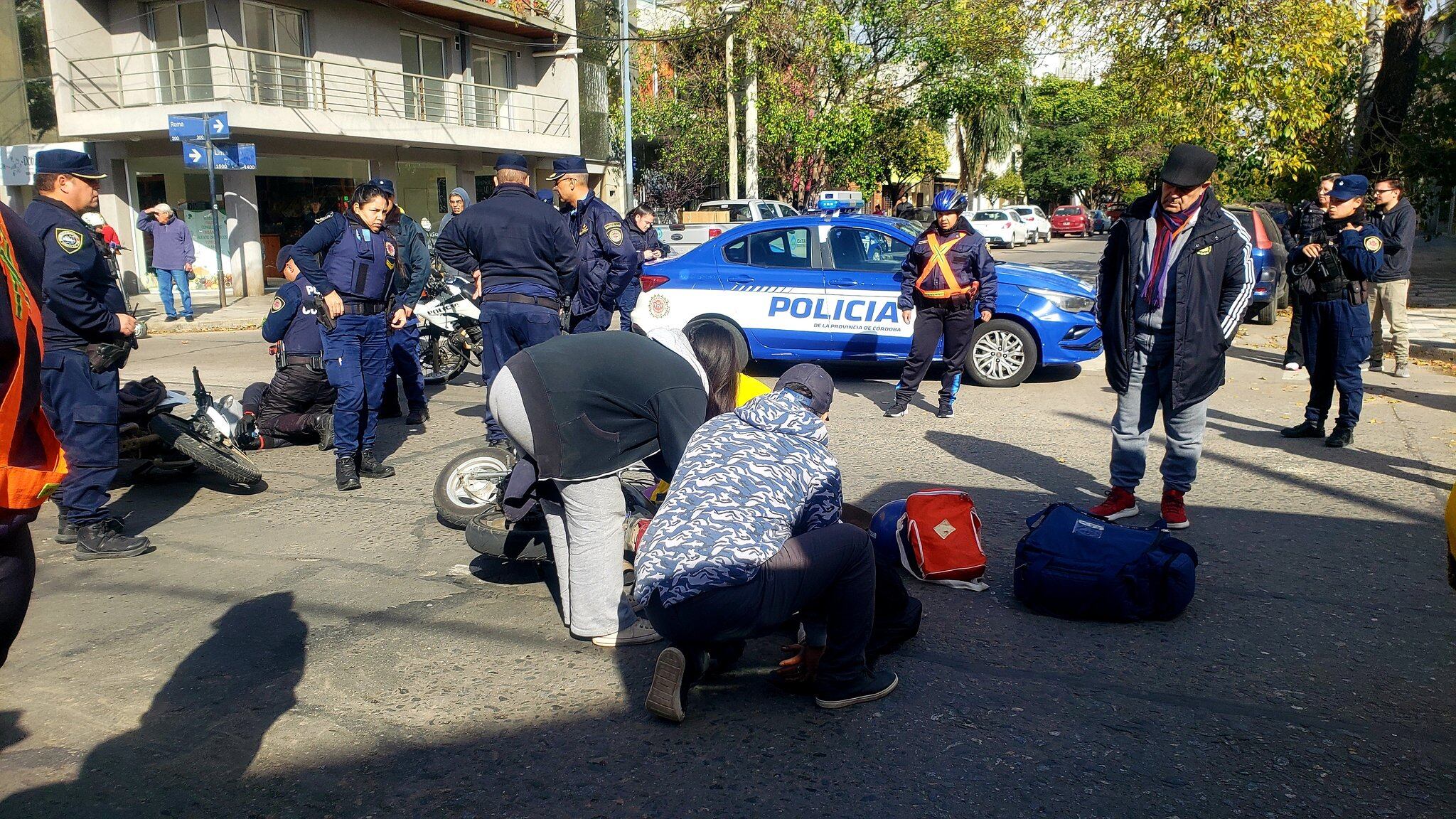 Amplio operativo en barrio General Paz. Foto: gentileza @leoguevara80.