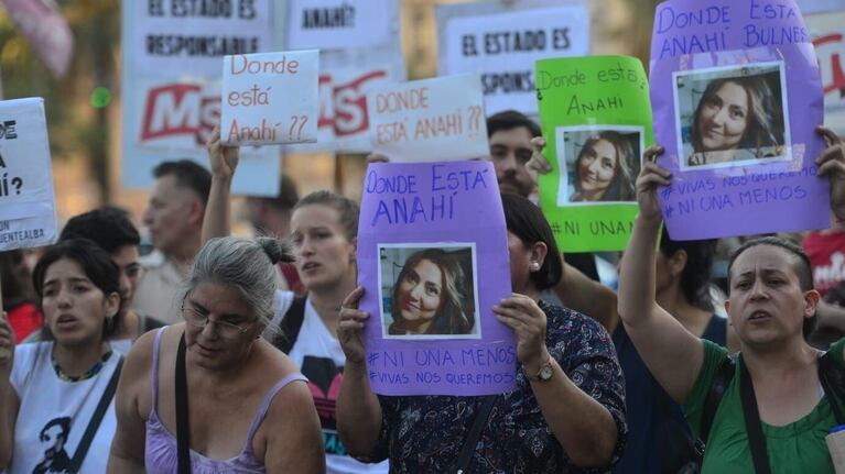 Anahí salió de su casa en barrio San Vicente y nunca más regresó.