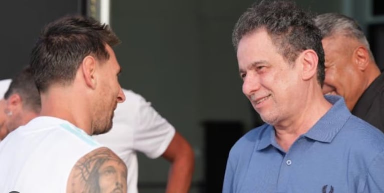 Andrés Calamaro visitó a Lionel Messi, Chiqui Tapia y toda la Selección