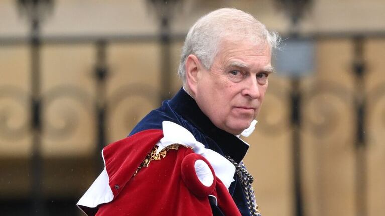 Andrés Mountbatten-Windsor, hermano de Carlos III, fue detenido por “mala conducta” en un cargo público.