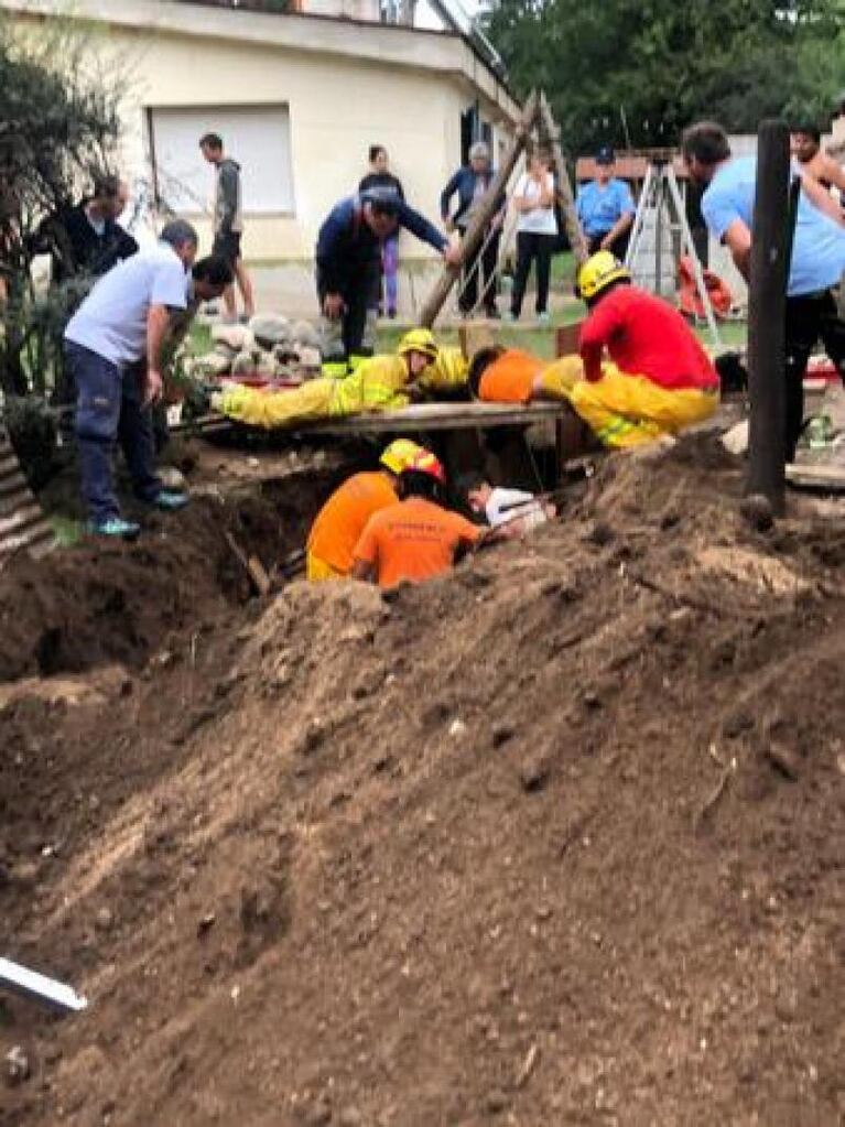 Anisacate: bomberos rescataron a un obrero que se cayó en un pozo 