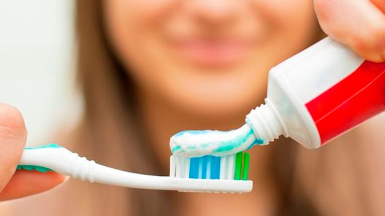 Anmat prohibió la pasta de dientes más conocida: los efectos adversos que provoca