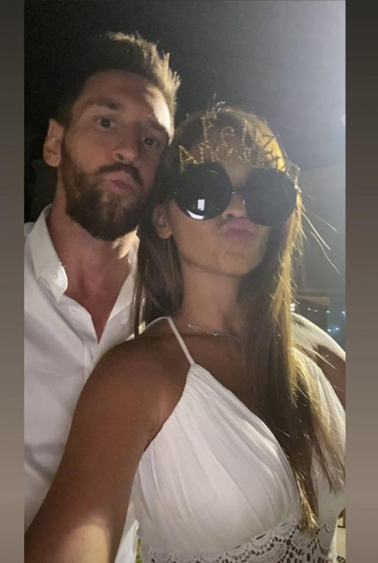 Año Nuevo: Messi con Antonela, los anuncios de Tinelli, el desnudo de Griselda Siciliani y más