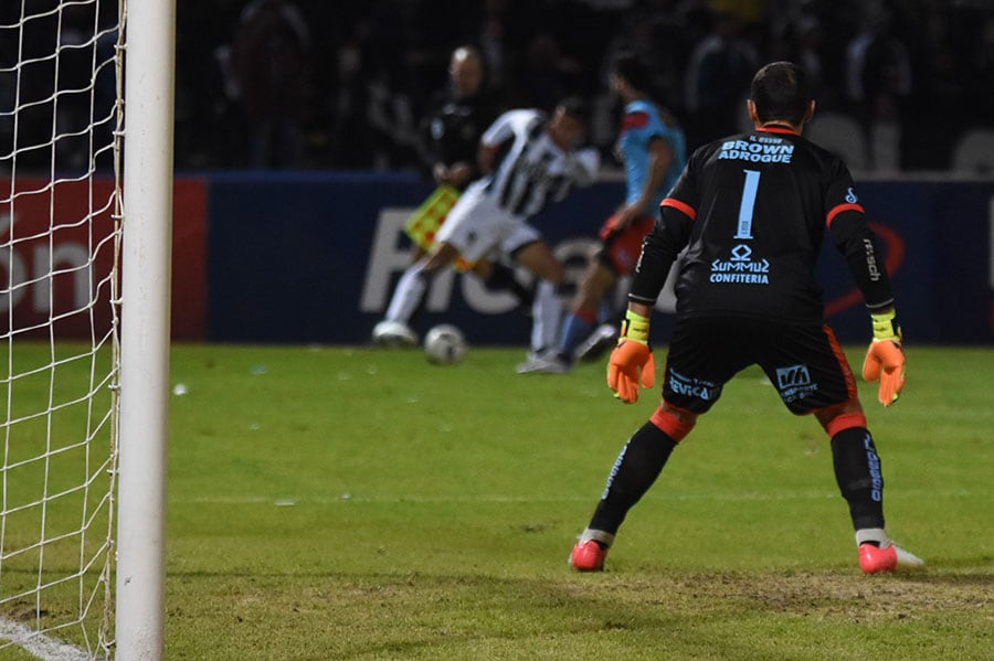 Ante 60 mil hinchas, el Matador tuvo su merecido festejo frente a Brown de Adrogué. Foto: Lucio Casalla / ElDoce.tv