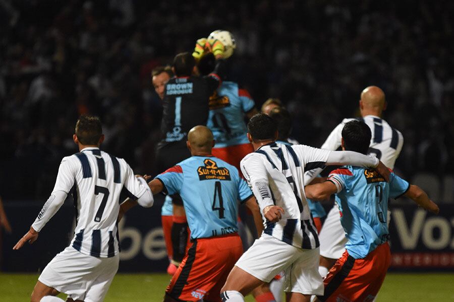 Ante 60 mil hinchas, el Matador tuvo su merecido festejo frente a Brown de Adrogué. Foto: Lucio Casalla / ElDoce.tv