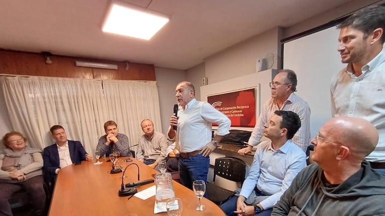 Ante el foro de intendentes radicales, Juez insistió en la falta de transparencia en las elecciones a gobernador.