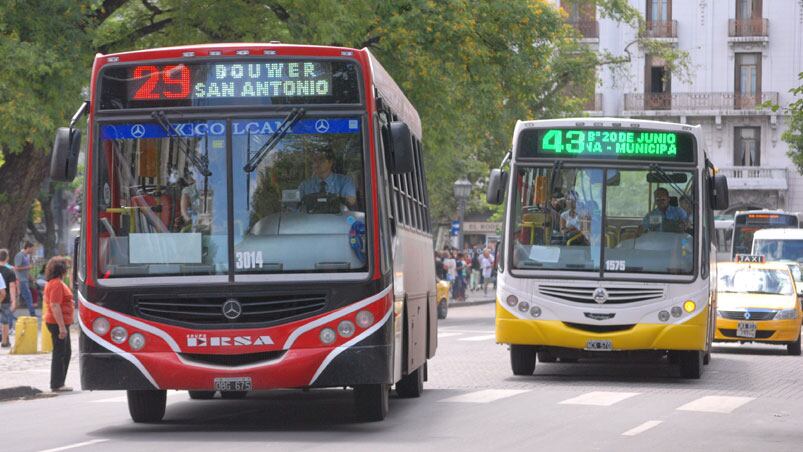 Antes de fin de año, aumentará el boleto del transporte urbano. 