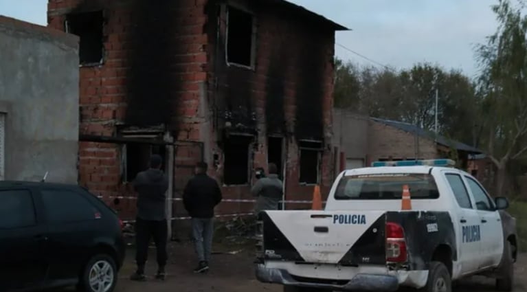 Antes de morir, una mamá salvó a su bebé de un incendio: lo tiró por la ventana  