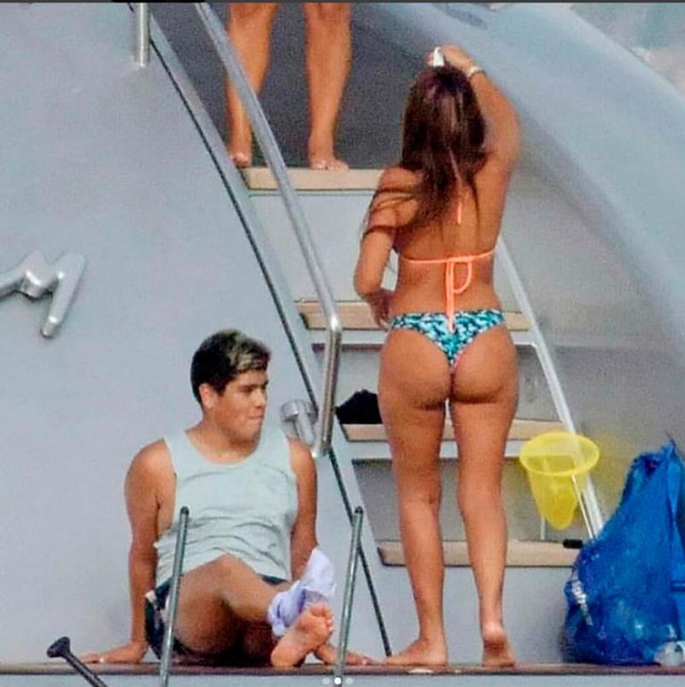 Anto Roccuzzo lució en bikini y brilló con el sol de Ibiza