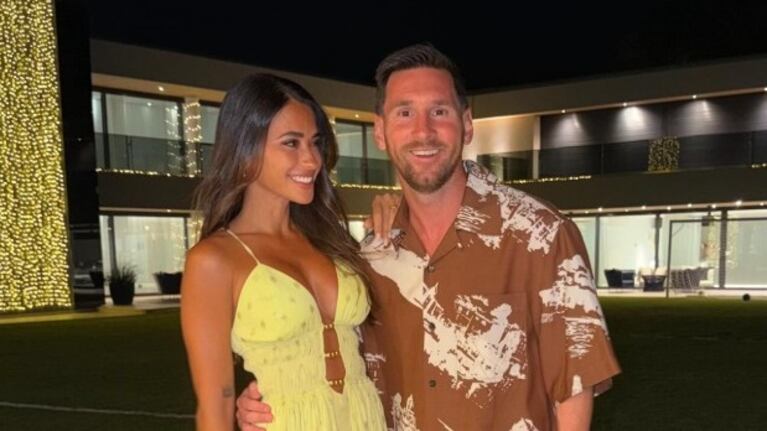 Antonela metió pose tendencia en la foto con Messi.
