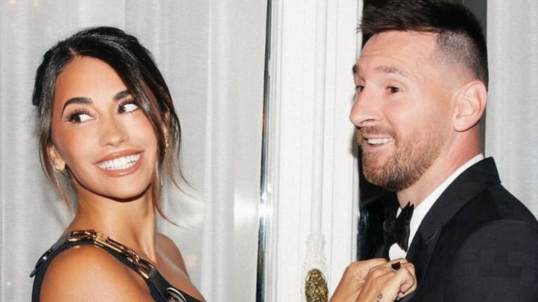 Antonela Roccuzzo y Leo Messi en el backstage de la última entrega del Balón de Oro.