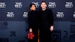 Antonela Roccuzzo y Lionel Messi en los premios The Best 2022. 