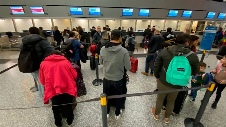 Anunciaron un paro de pilotos para el sábado 19. Foto: Luchi Ybañez/El Doce.