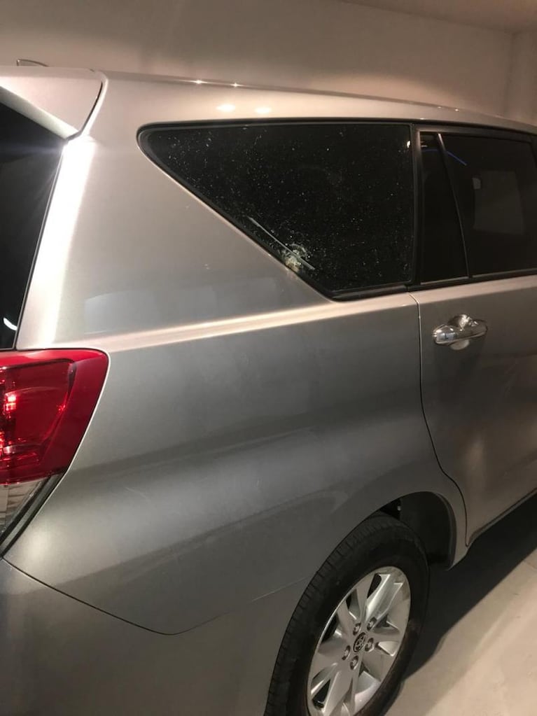 Apedrearon el auto del gobernador Schiaretti: tres detenidos