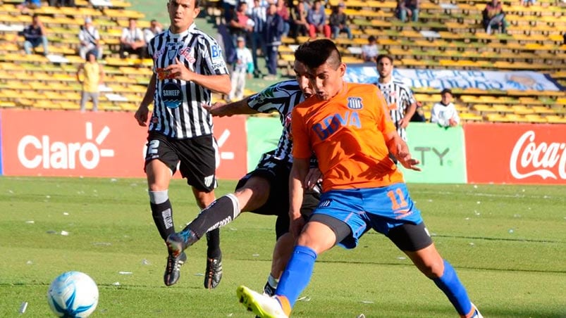 Araujo metió su segundo gol con la camiseta de "la T".