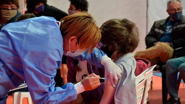 Argentina arranca la inoculación a los más pequeños con Sinopharm.