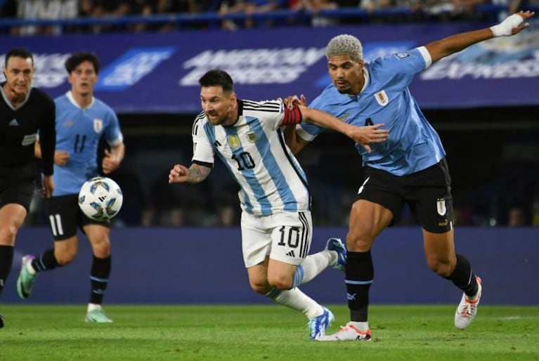 Argentina cayó ante Uruguay en La Bombonera y perdió el invicto