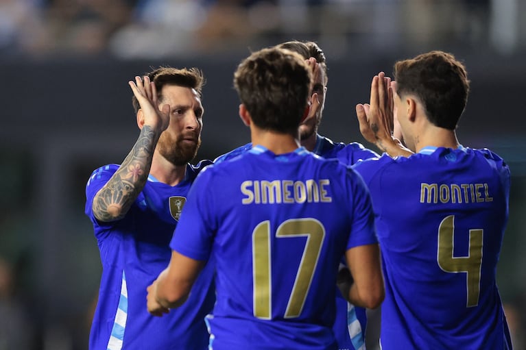 Argentina le dio una paliza a Puerto Rico en un amistoso en Miami.