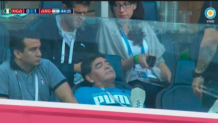 Argentina-Nigeria: el show de Maradona durante el partido