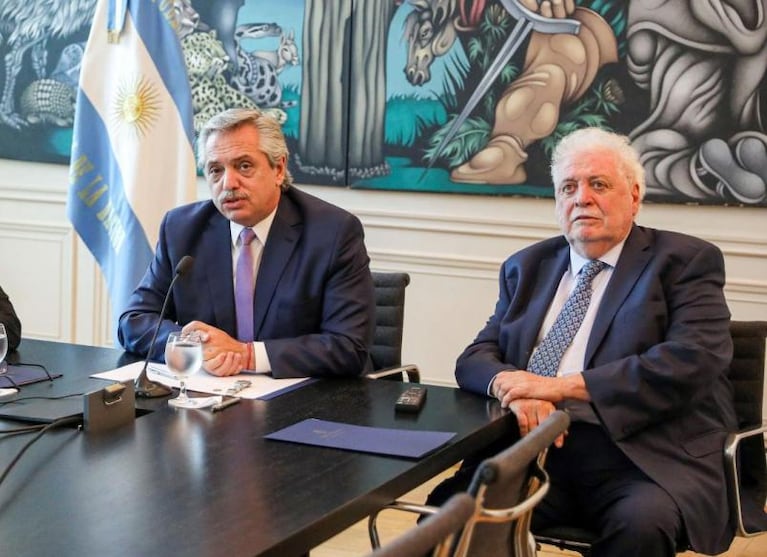 Argentina también compró 22 millones de dosis de la vacuna de Oxford: cuándo llegarían