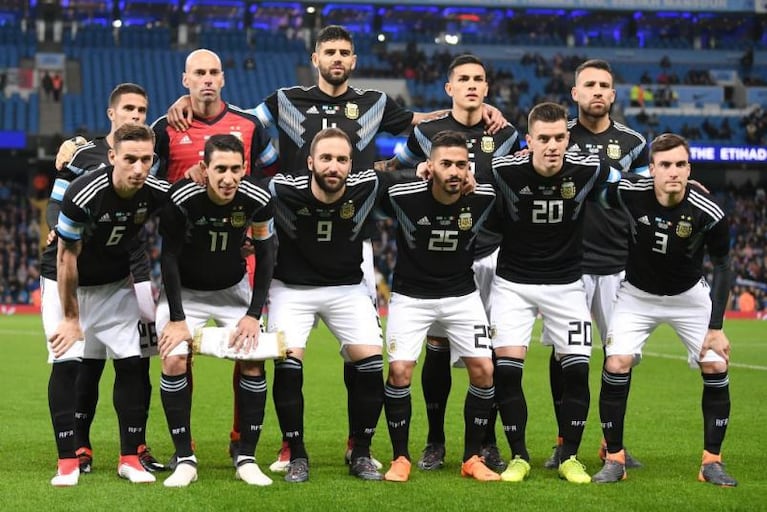 Argentina venció con claridad a Italia: 2-0 en Manchester