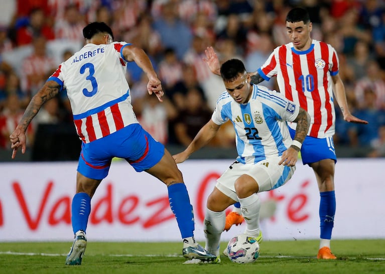 Argentina viene de perder ante Paraguay. REUTERS/Cesar Olmedo