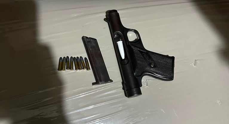 Arma secuestrada durante el operativo ( Prensa Policía de Córdoba).