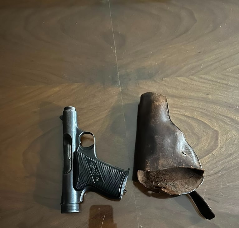 Arma secuestrada durante el operativo (Prensa Policía de Córdoba).