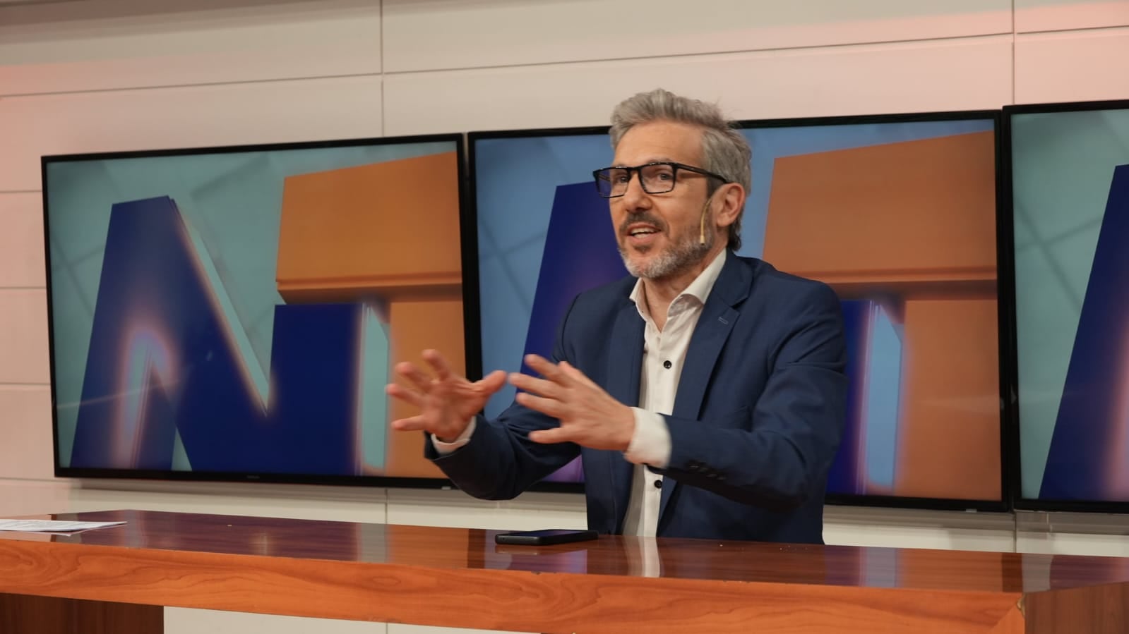 Arrancó Noticiero Doce renovado, con la dupla de Alejandra Bellini y Petete Martínez.