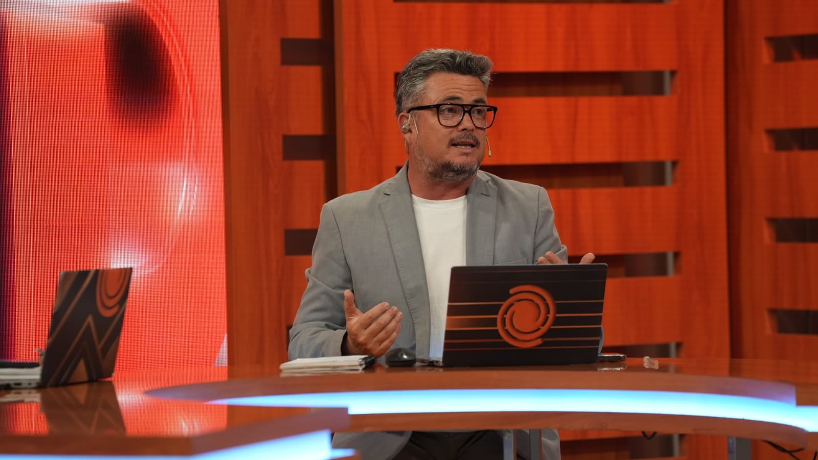 Arrancó Noticiero Doce renovado, con la dupla de Alejandra Bellini y Petete Martínez.