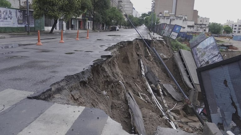 As quedaron las calles de la ciudad despus de la fuerte tormenta que sorprendi a todos. Foto: Lucio Casalla / El Doce.