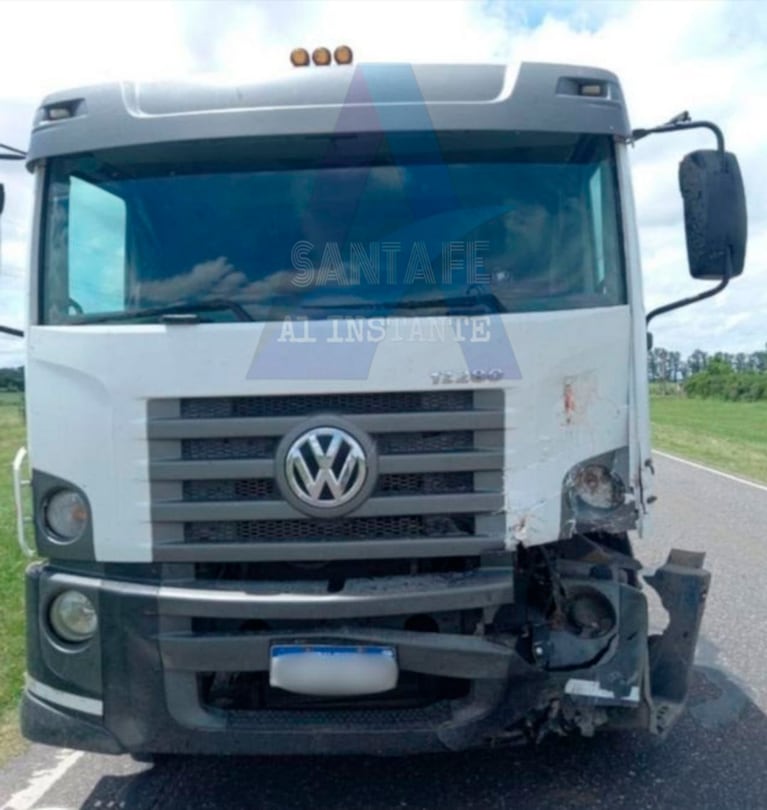 Asesinó a su ex, escapó en moto y se mató al chocar contra un camión en una ruta de Santa Fe