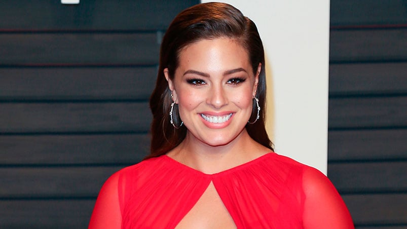 Ashley Graham exhibió sus curvas con gran sensualidad.