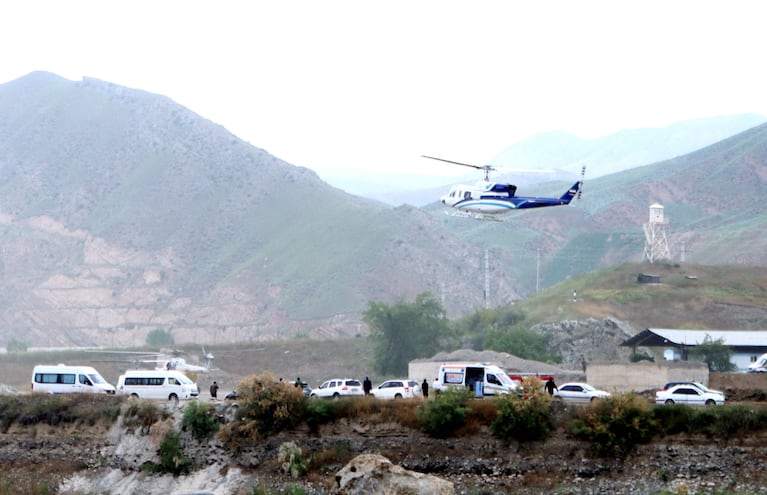 Así despegaba el helicóptero que transportaba al presidente de Irán. (Foto: Reuters)