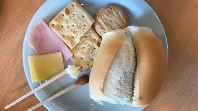 Así es un desayuno para una persona según la CBA. Foto: Proyecto Czekalinsky.